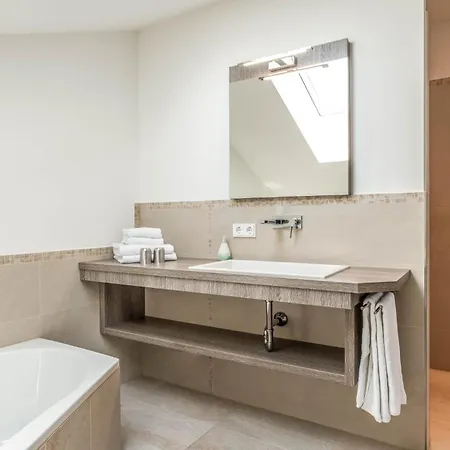 Loft 7 *